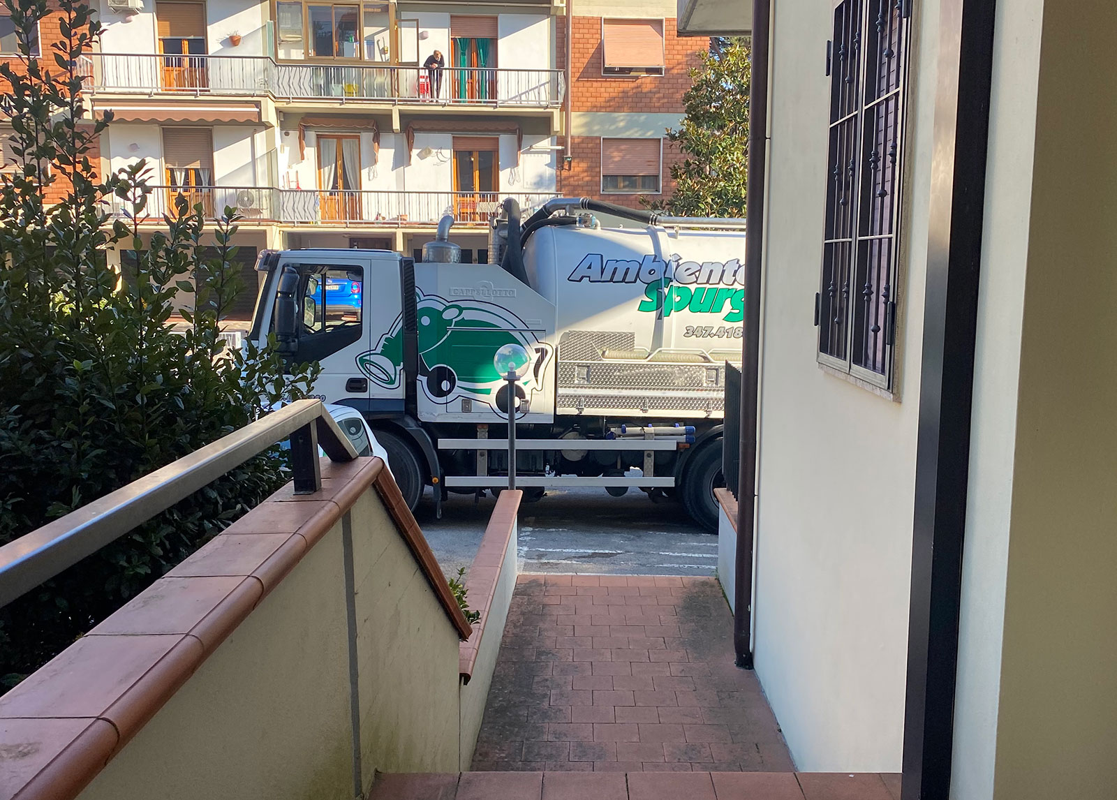 Perché Non Si Dovrebbero Gettare Rifiuti Negli Scarichi