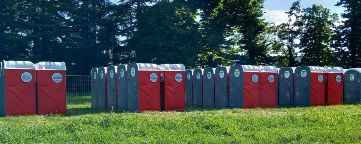 I Bagni Chimici Mobili: Una Soluzione Versatile per Eventi, Cantieri e Altro