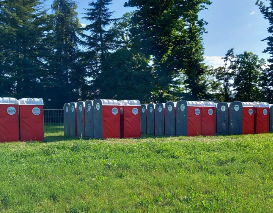I Bagni Chimici Mobili: Una Soluzione Versatile per Eventi, Cantieri e Altro